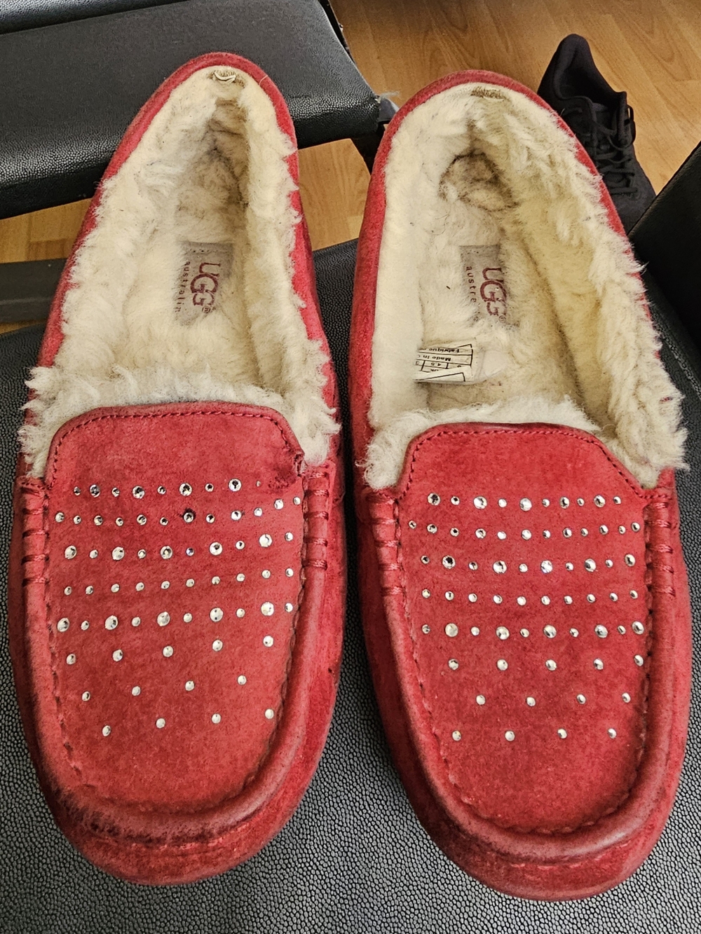 UGG Ansley Bling Rhinestone Slippers Fur Inner Rubber Soles Womens Size 6 Luxury
